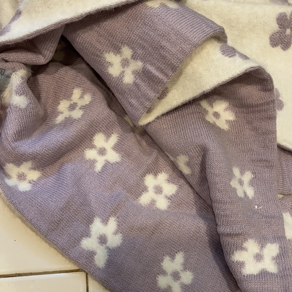 Karl Lagerfeld White and Purple Floral Scarf - Picture 5 of 10